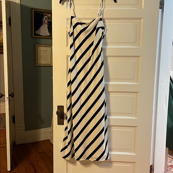 Abercrombie & Fitch cream and black stripe dress - Picture 2 of 7